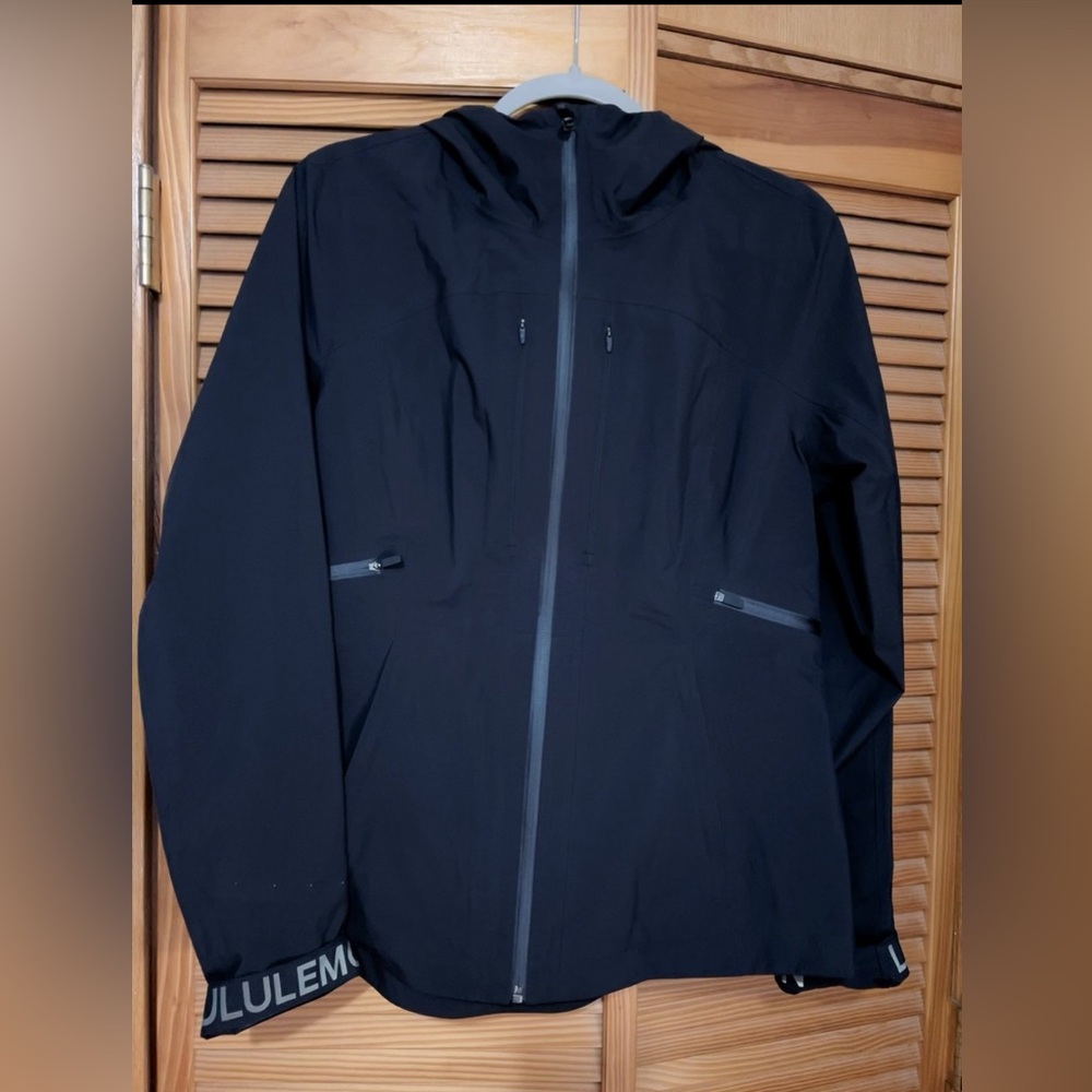 lululemon jacket size 8